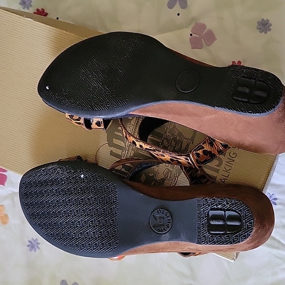 Mephisto Caterina Leopard Sandal - Picture 2 of 6